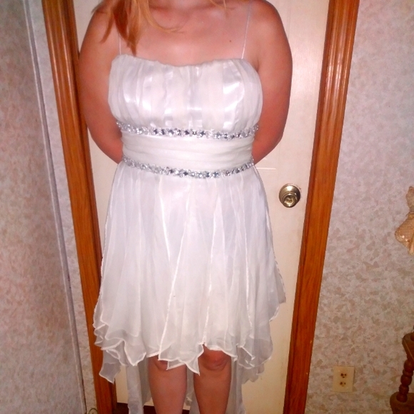 Prom Dresses - Picture 1 of 6